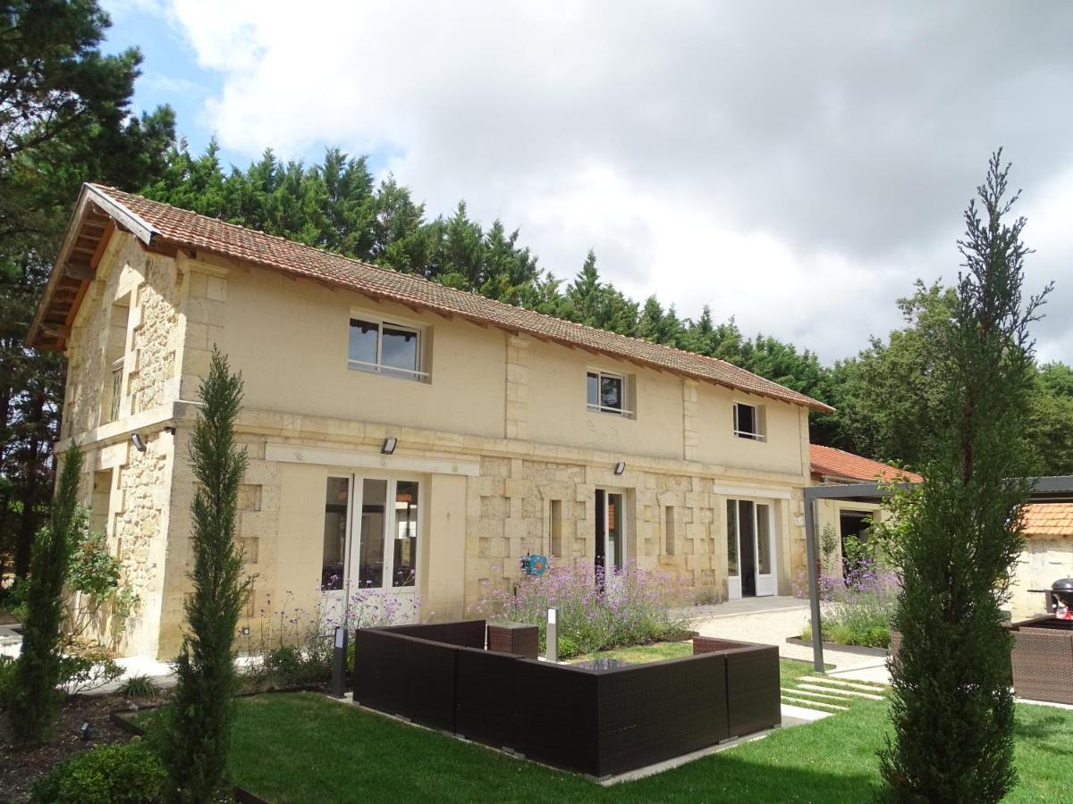 Villa Entiere Du Chateau Lacroix De Civrac 3 Ch, 3 Sdb, Piscine Xxl,Sauna, 4 Etoiles,7 Pers Exterior foto