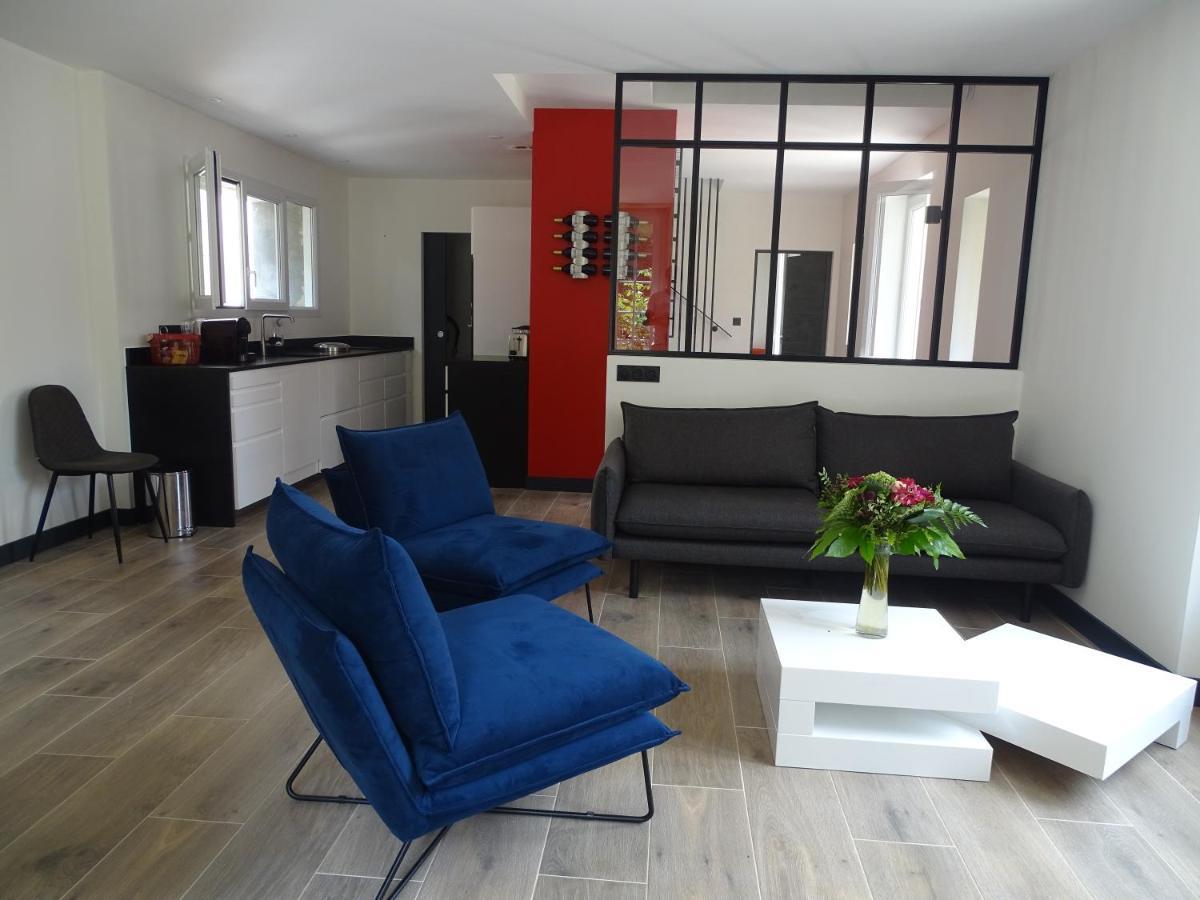 Villa Entiere Du Chateau Lacroix De Civrac 3 Ch, 3 Sdb, Piscine Xxl,Sauna, 4 Etoiles,7 Pers Exterior foto