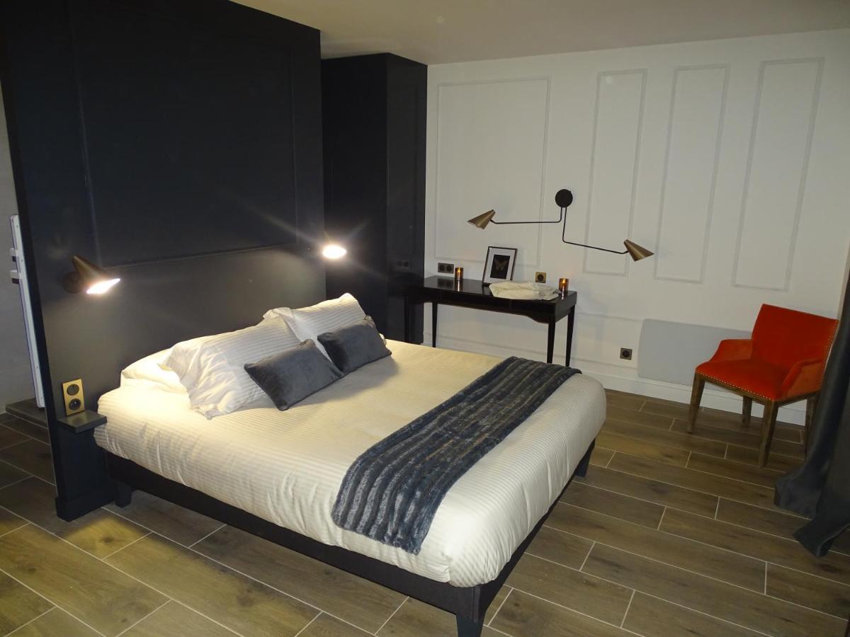 Villa Entiere Du Chateau Lacroix De Civrac 3 Ch, 3 Sdb, Piscine Xxl,Sauna, 4 Etoiles,7 Pers Exterior foto