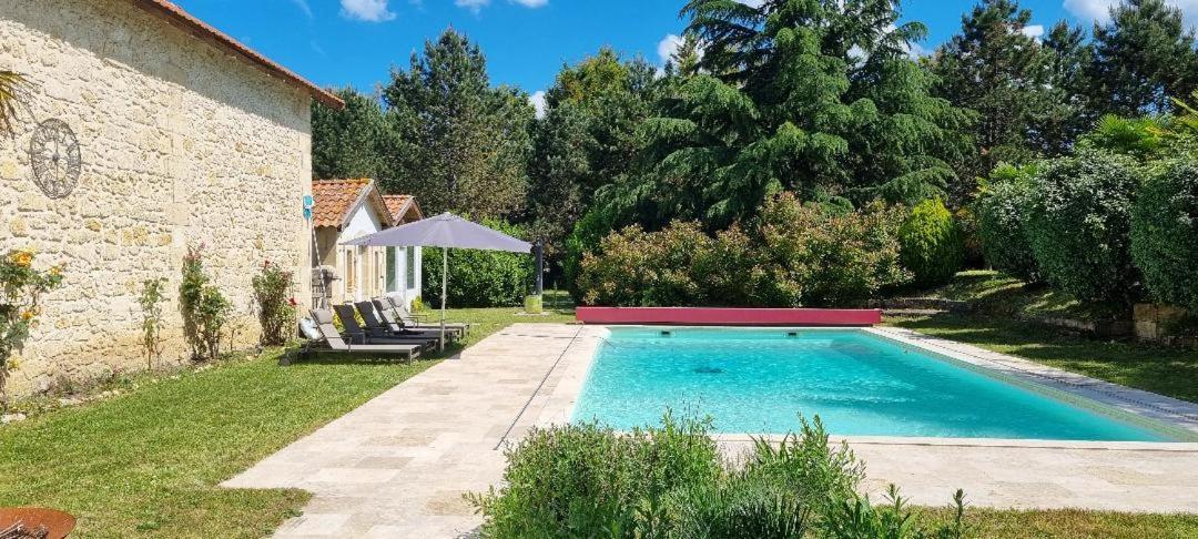 Villa Entiere Du Chateau Lacroix De Civrac 3 Ch, 3 Sdb, Piscine Xxl,Sauna, 4 Etoiles,7 Pers Exterior foto