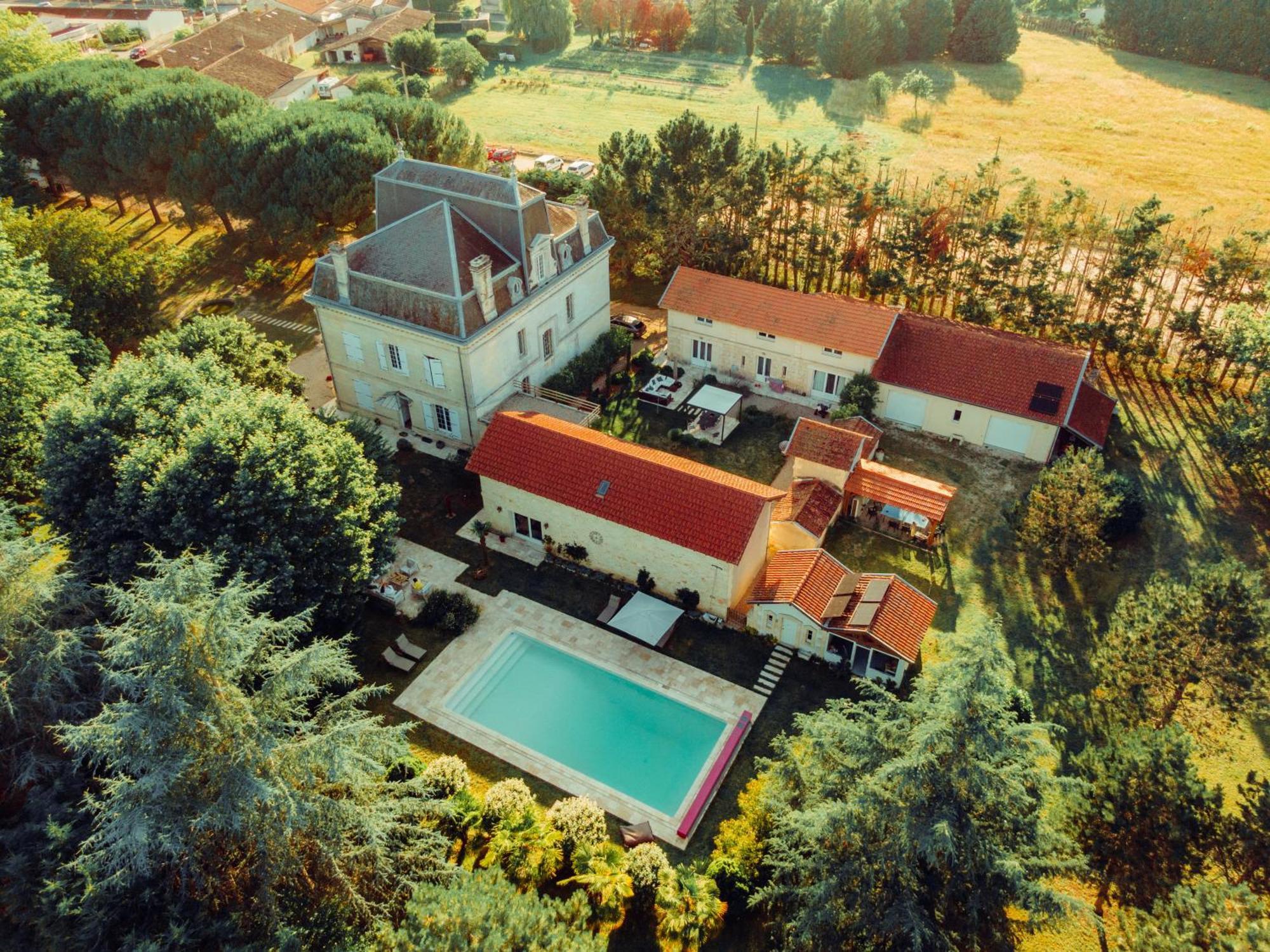 Villa Entiere Du Chateau Lacroix De Civrac 3 Ch, 3 Sdb, Piscine Xxl,Sauna, 4 Etoiles,7 Pers Exterior foto